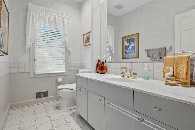 $850,000 | 8054 Barony Woods, Victor, NY 14534