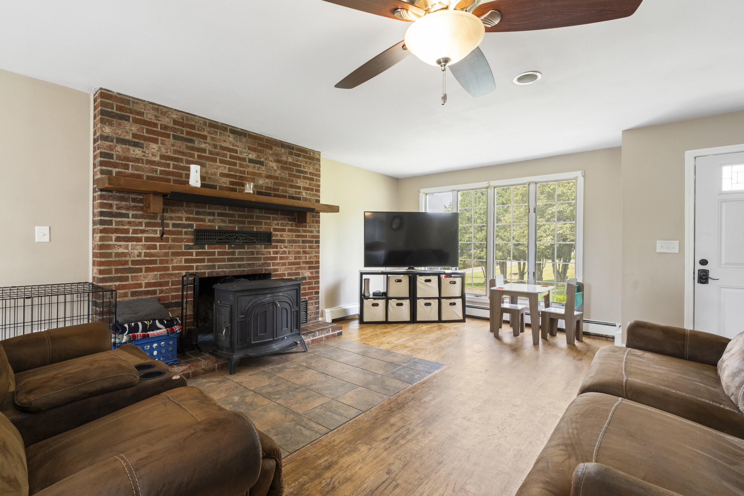 446 Eastern Avenue Augusta, ME 04330 - Photo 4 of 45 446_eastern_ave-interior-6
