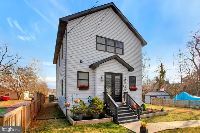 $755,000 | 129 Carvel Beach Road, Carvel Beach, MD 21226