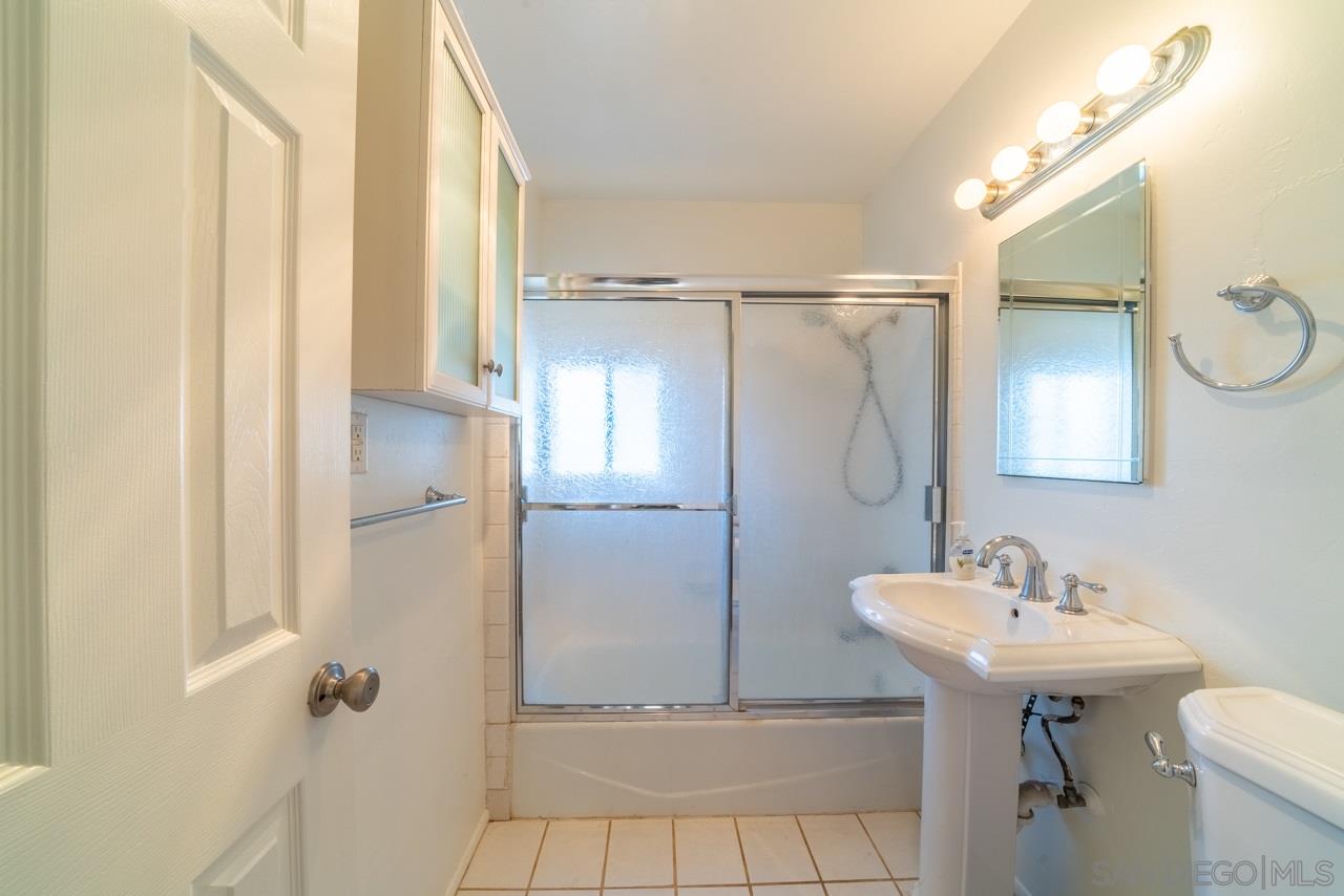 11064 Green Oaks Road Lakeside, CA 92040 - Photo 12 of 25 Gallery Image 12