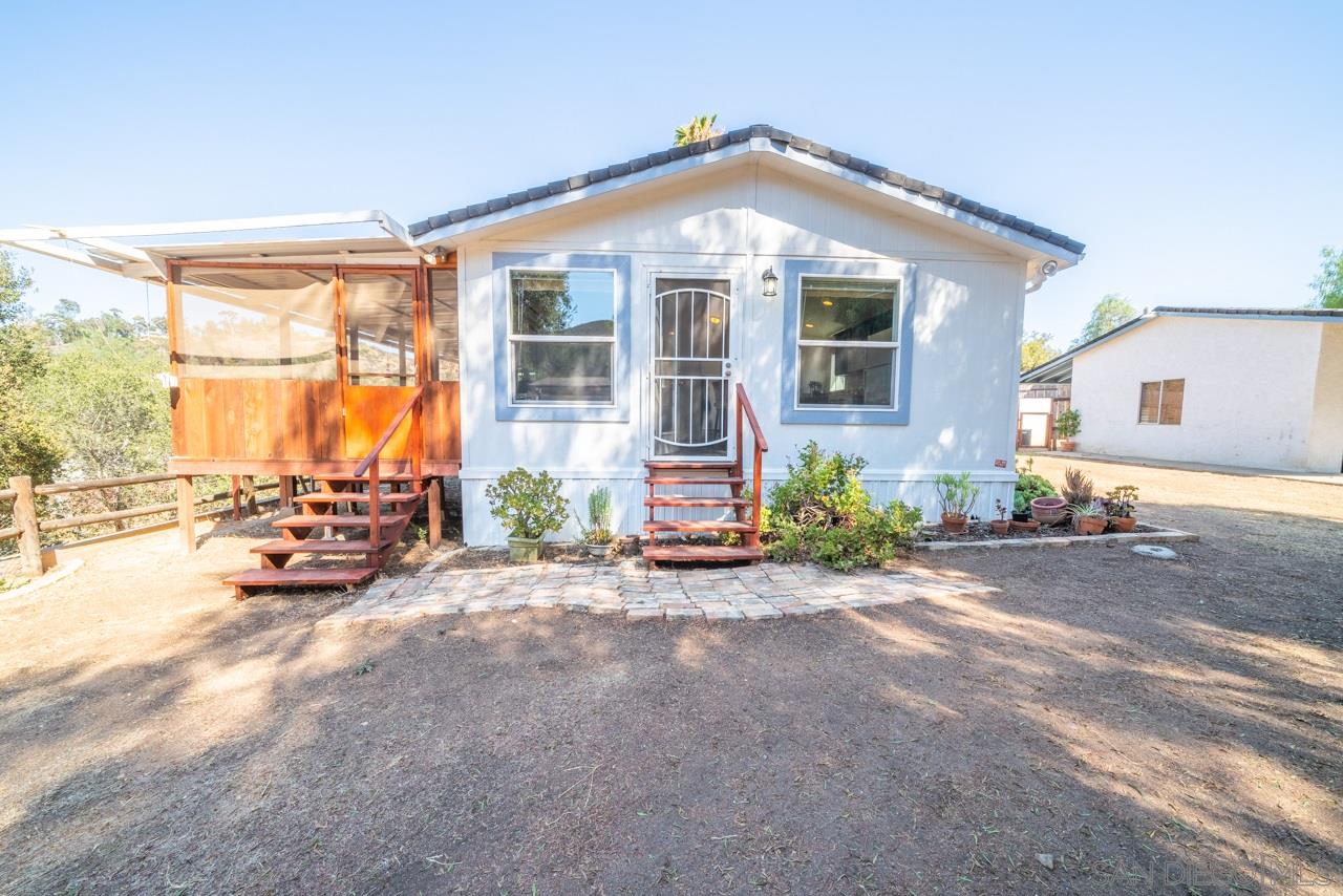 11064 Green Oaks Road Lakeside, CA 92040 - Photo 15 of 25 Gallery Image 15