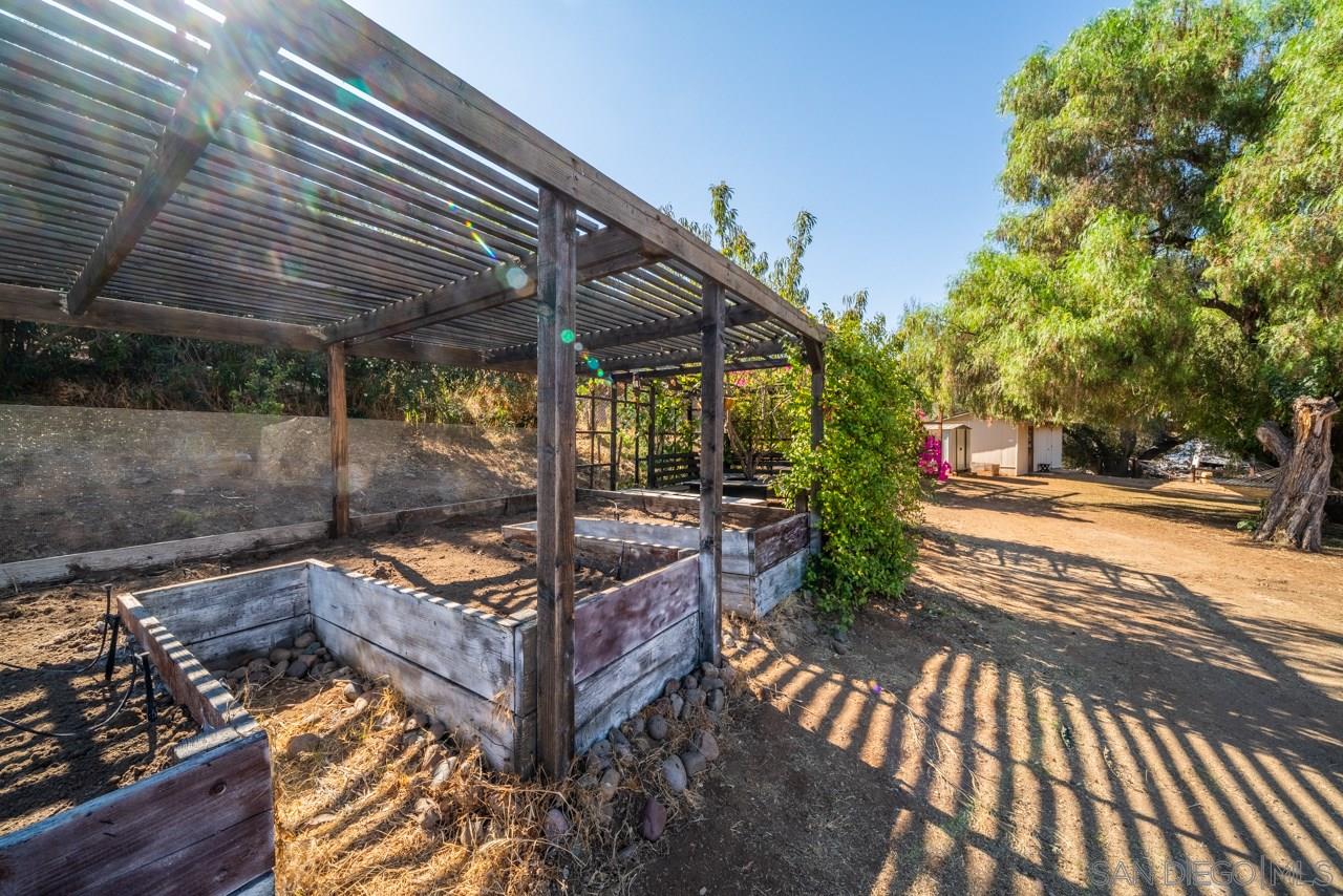 11064 Green Oaks Road Lakeside, CA 92040 - Photo 22 of 25 Gallery Image 22