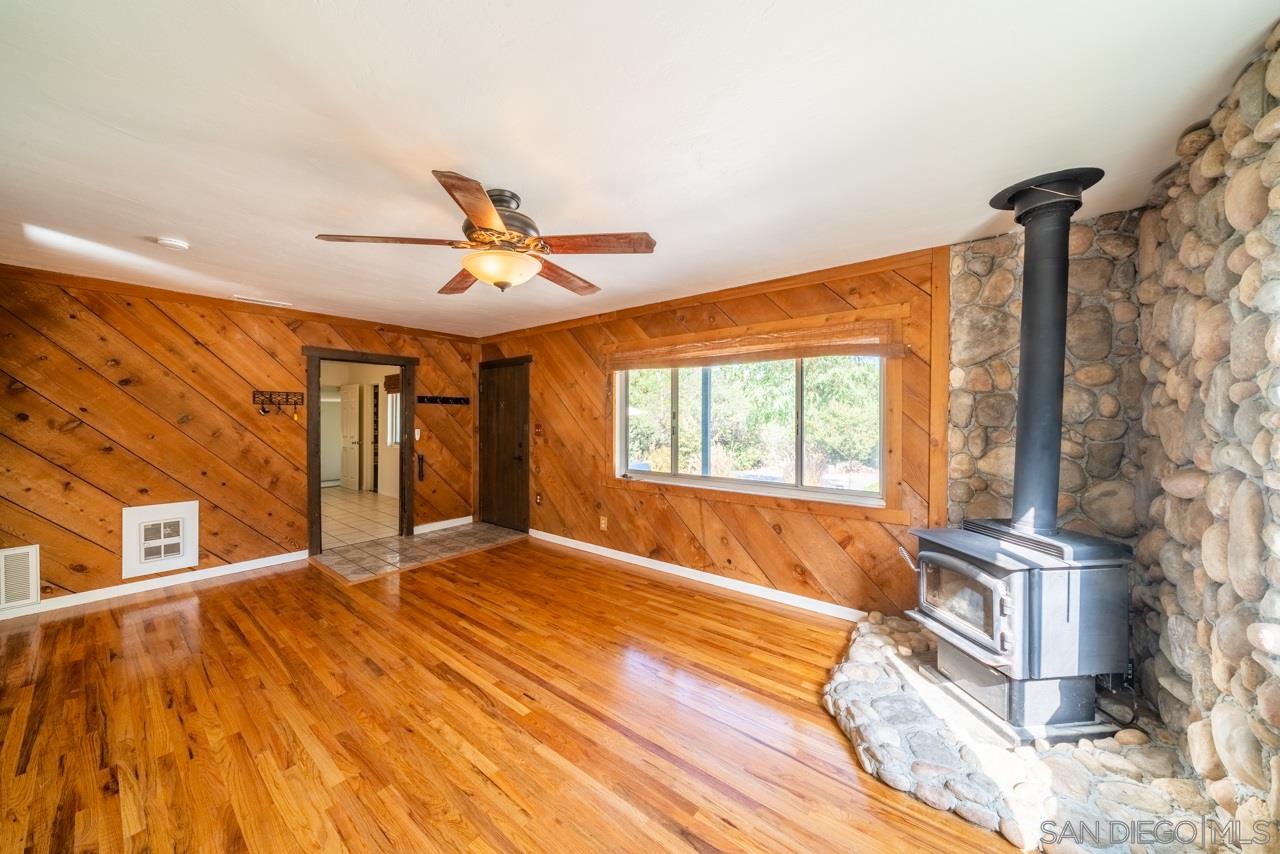 11064 Green Oaks Road Lakeside, CA 92040 - Photo 5 of 25 Gallery Image 5