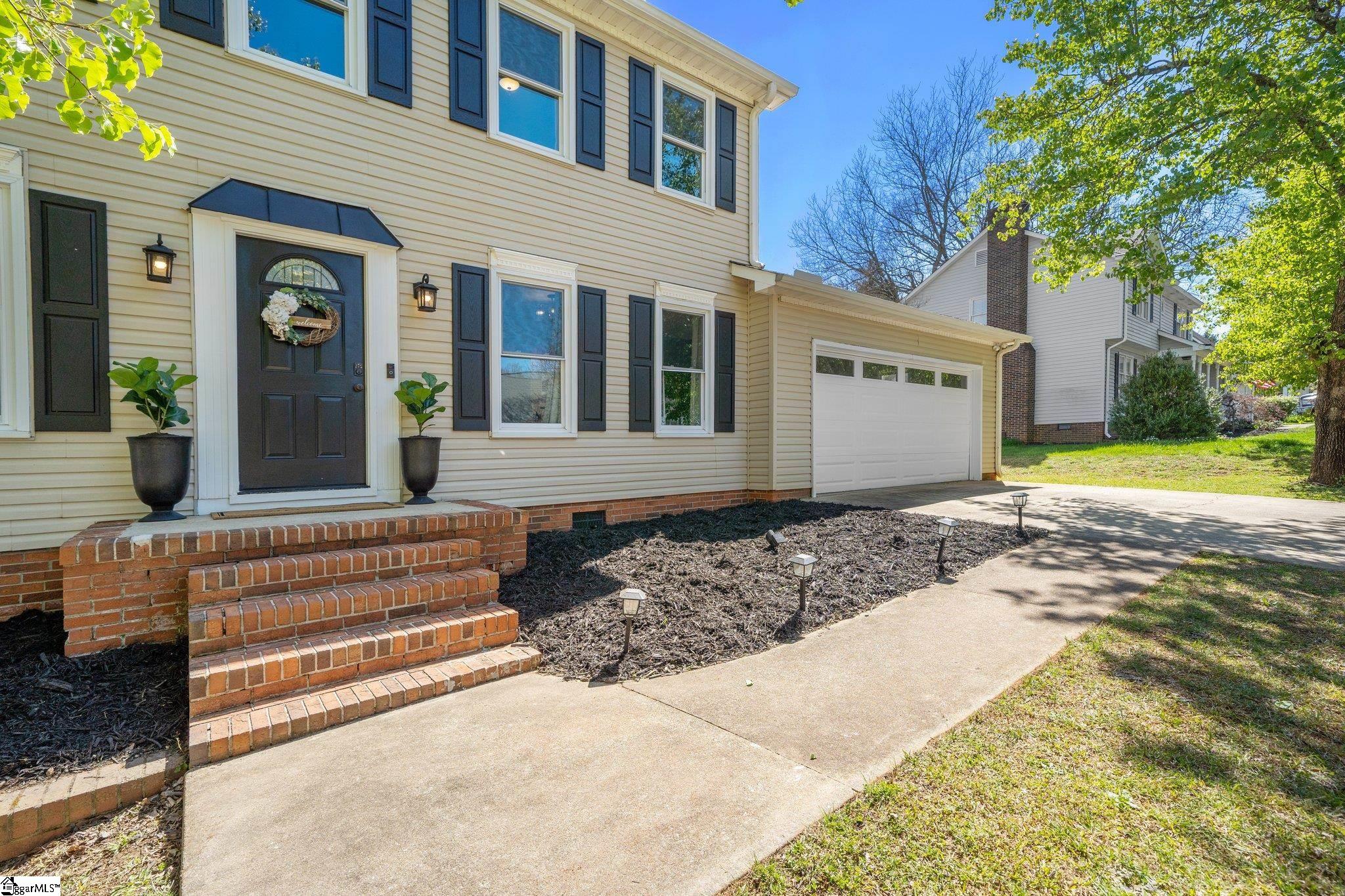 708 Pineapple Pointe Greenville, SC 29607 - Photo 3 of 33