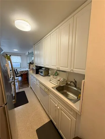 $525,000 | 2650 Ocean Parkway, Unit 9N | Gravesend