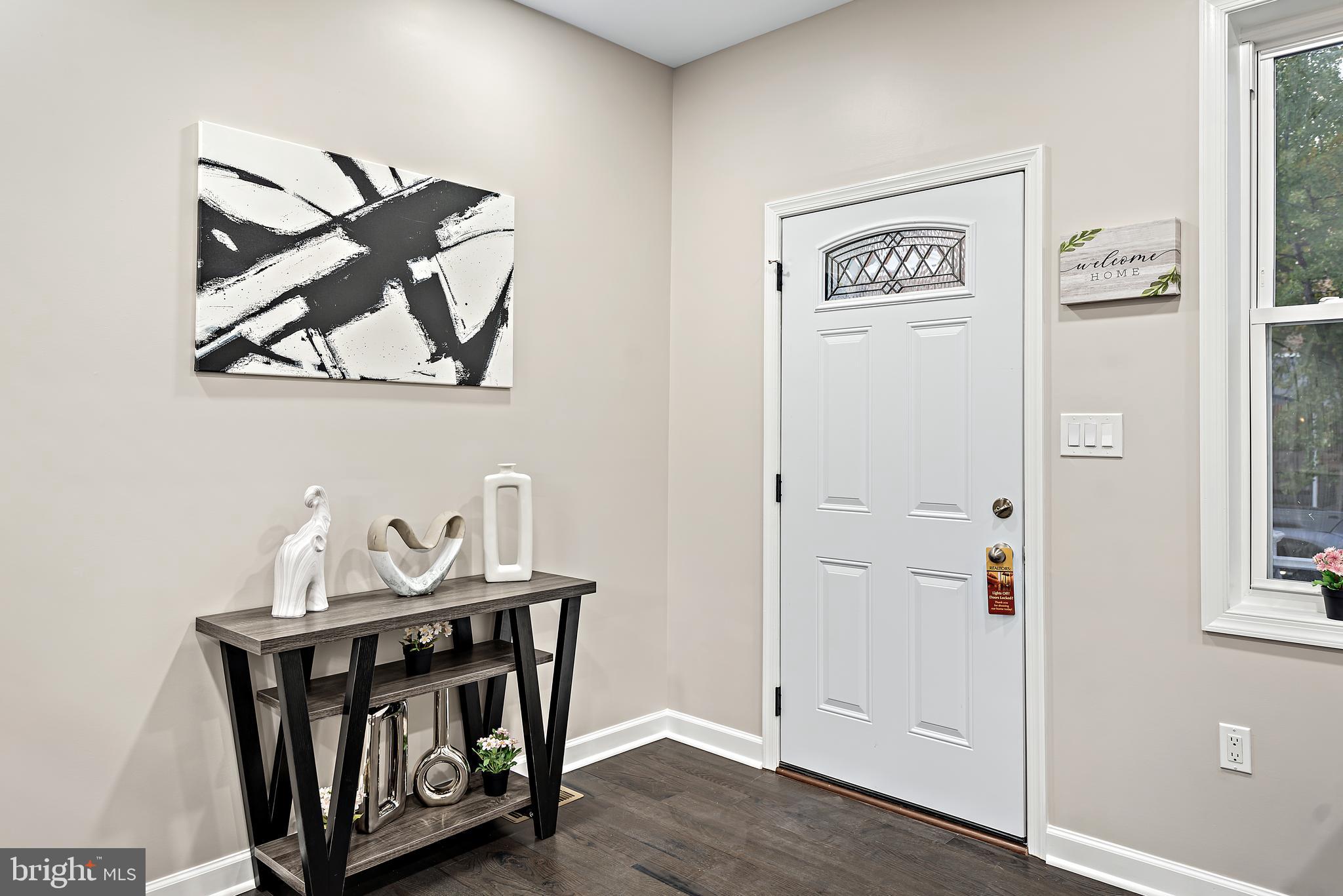 526 Roxboro Place Northwest Washington, DC 20011 - Photo 6 of 51 Gallery Image 6