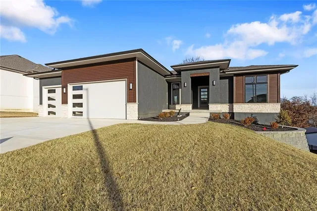 $569,999 | 202 Maple Street, Lone Jack, MO 64070