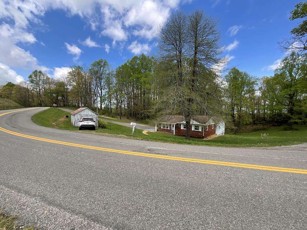 347 Stonewall Road Fancy Gap, VA 24328 - Photo 47 of 49 Gallery Image 47