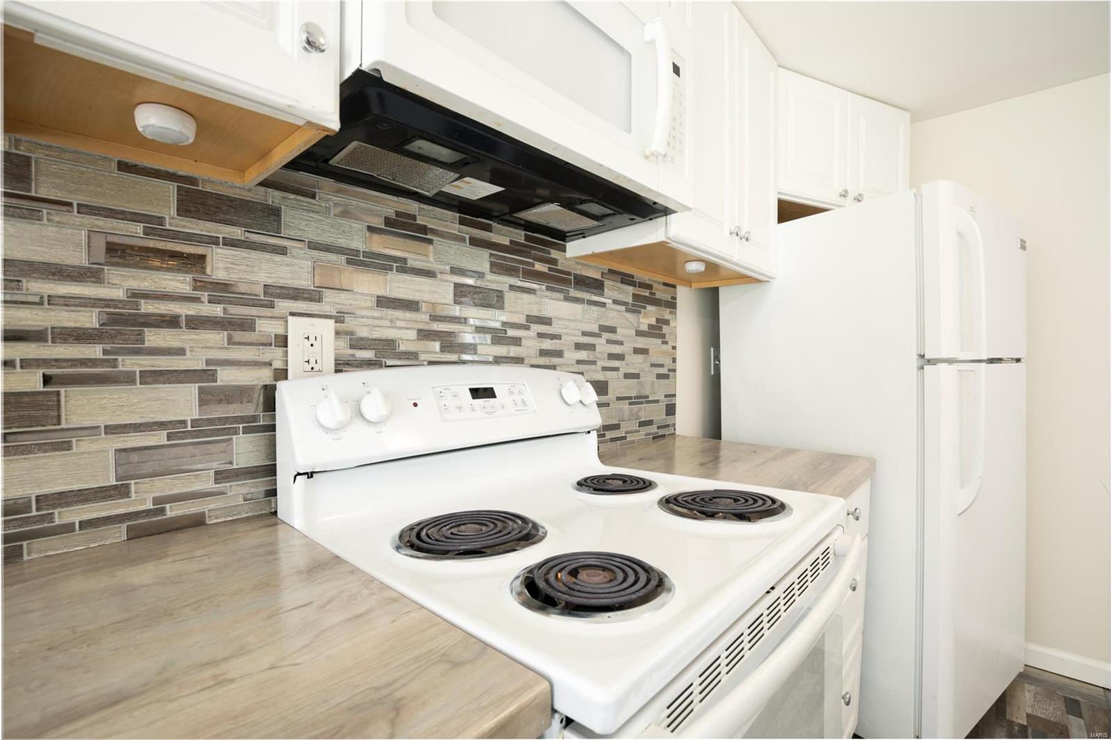 161 Becker Drive St. Louis, MO 63135 - Photo 11 of 20