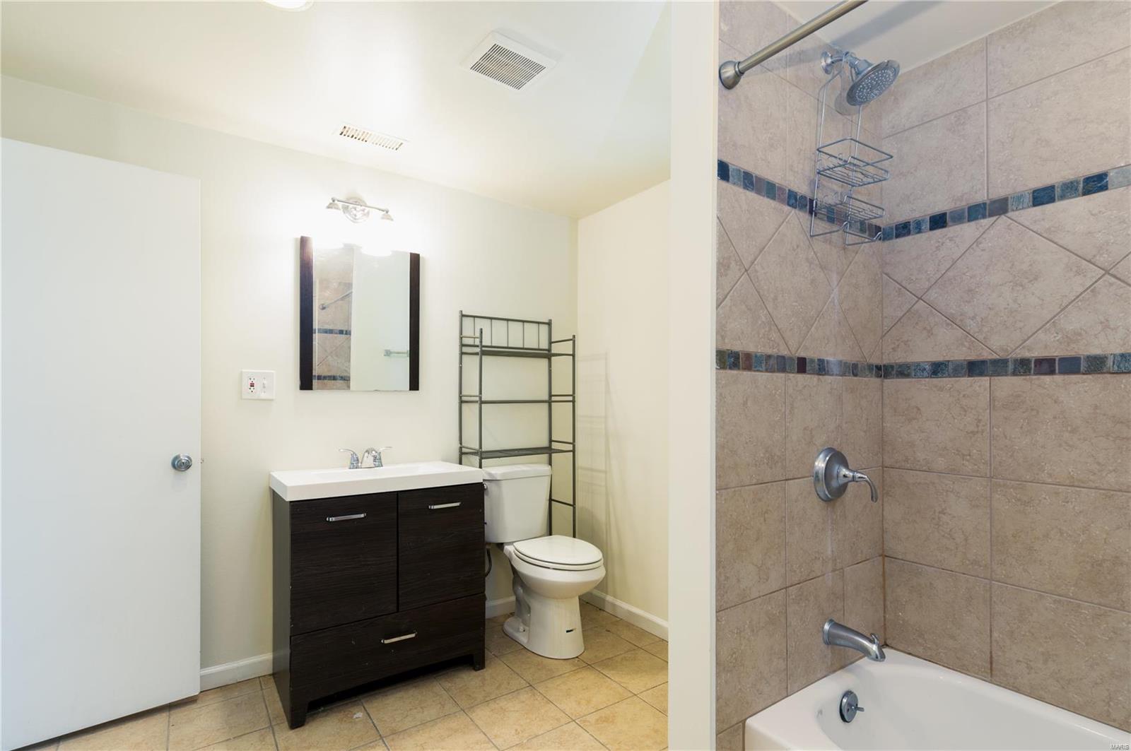 161 Becker Drive St. Louis, MO 63135 - Photo 16 of 20