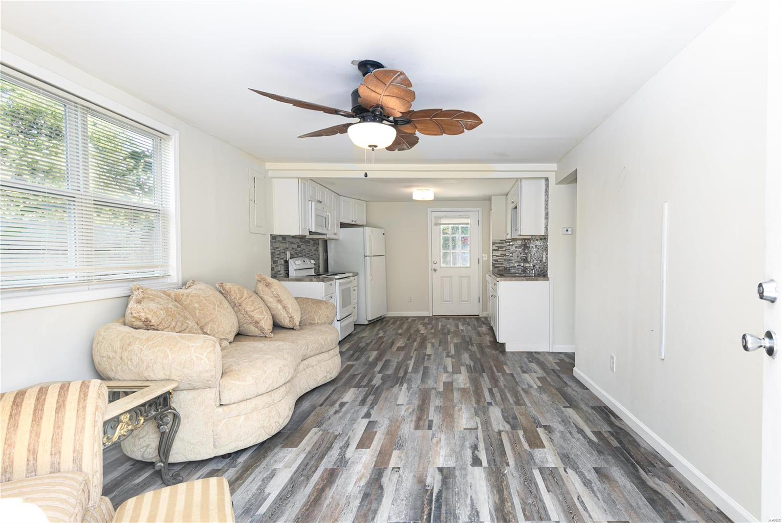 161 Becker Drive St. Louis, MO 63135 - Photo 5 of 20