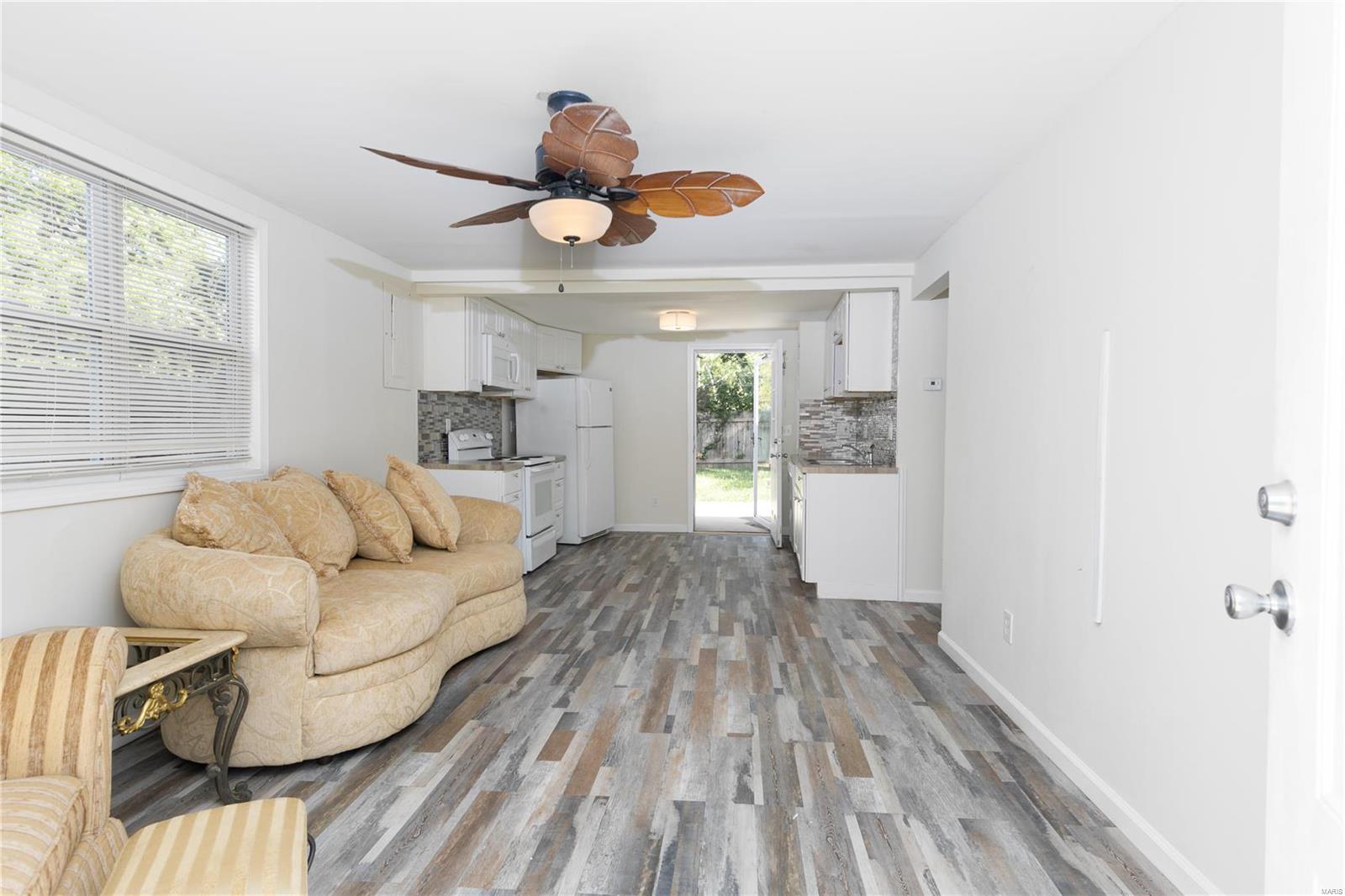 161 Becker Drive St. Louis, MO 63135 - Photo 6 of 20