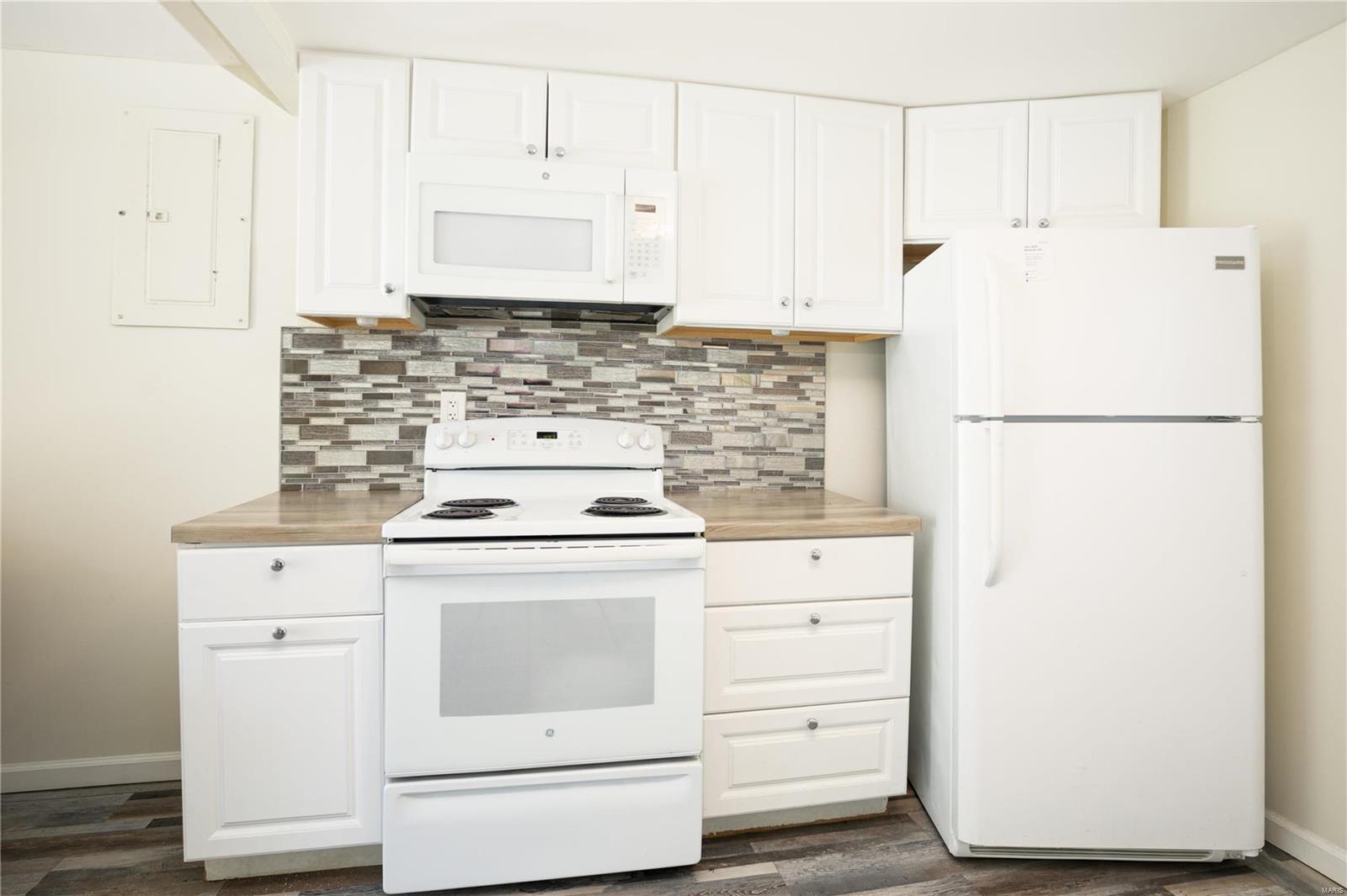 161 Becker Drive St. Louis, MO 63135 - Photo 8 of 20