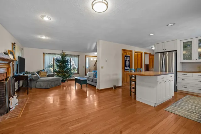 $689,000 | 170 Weathervane Road, South Kingstown, RI 02879