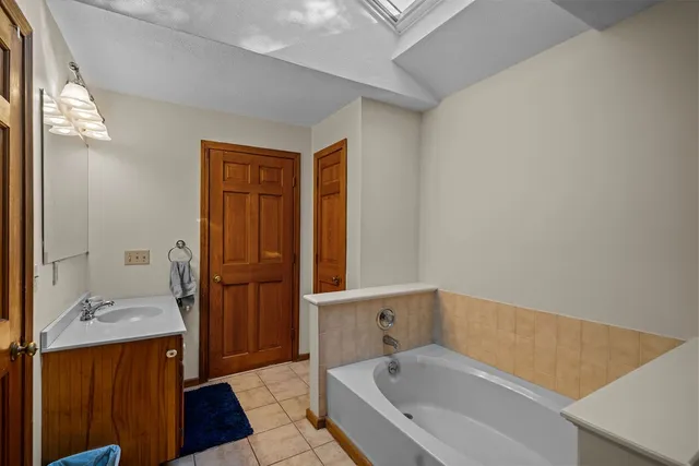 $689,000 | 170 Weathervane Road, South Kingstown, RI 02879