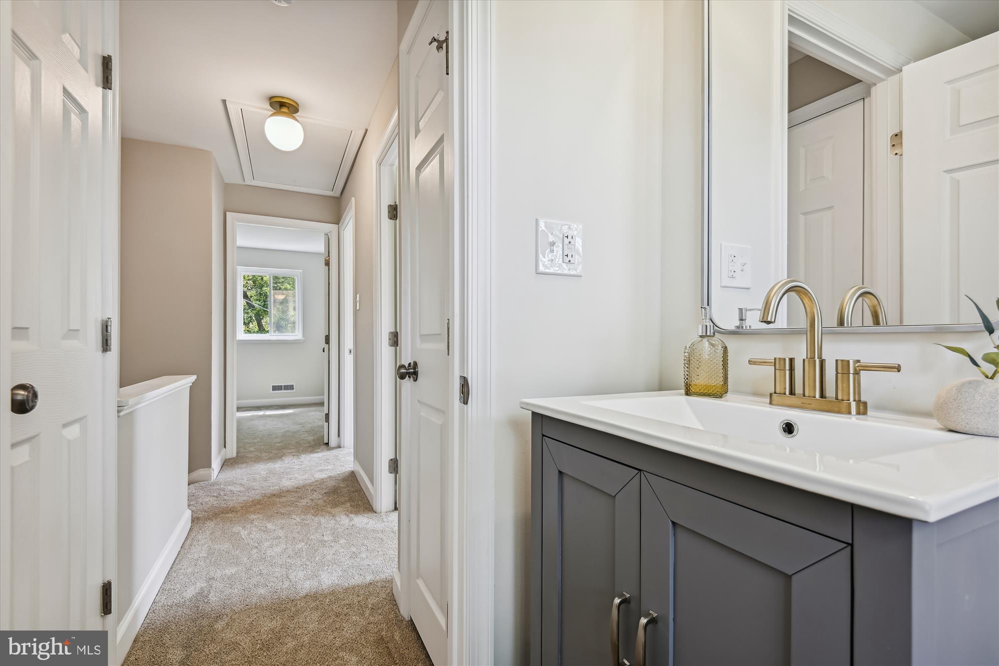 631 Markham Road Baltimore, MD 21229 - Photo 28 of 40 Bathroom