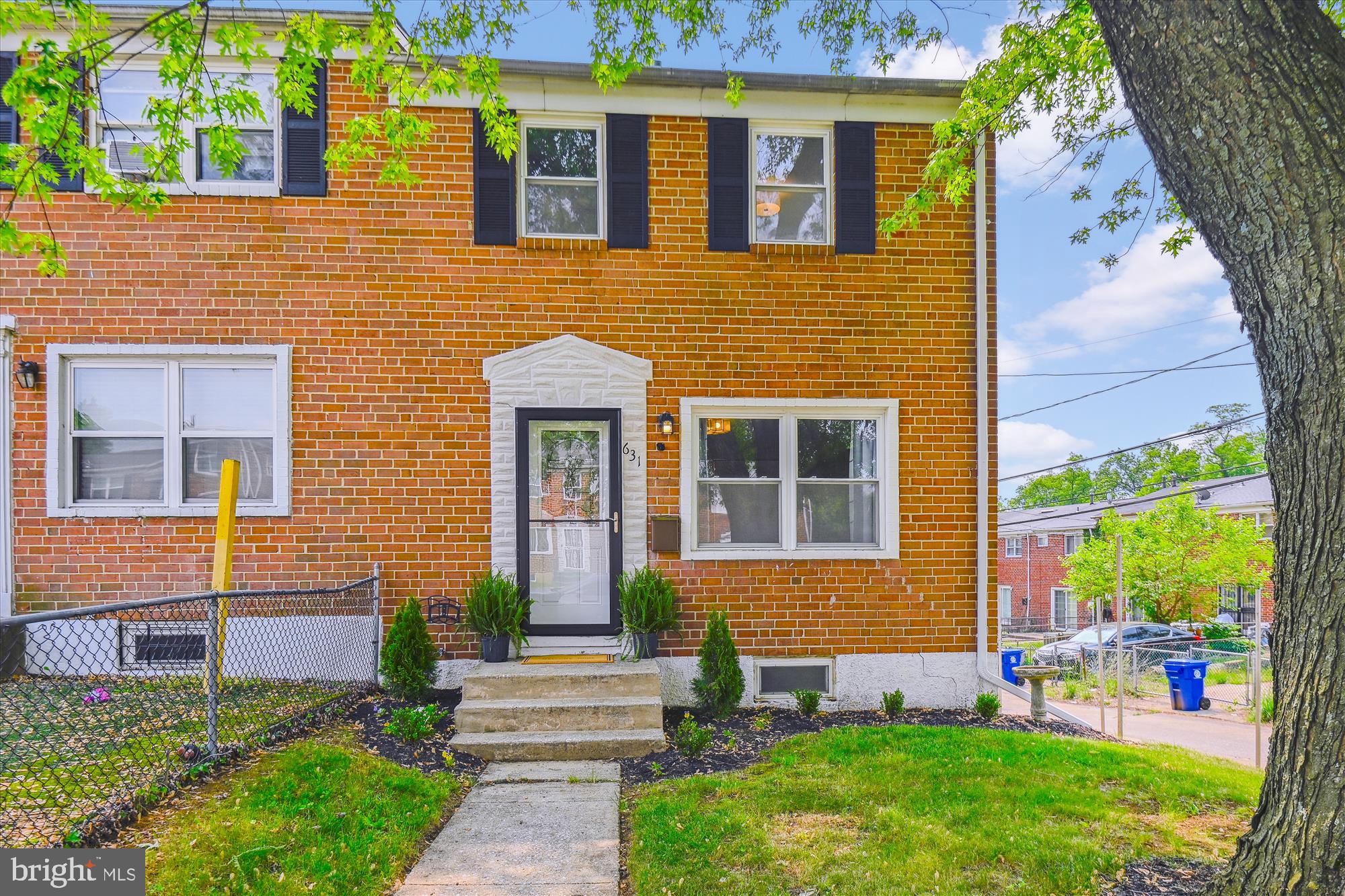 631 Markham Road Baltimore, MD 21229 - Photo 3 of 40 Front Exterior