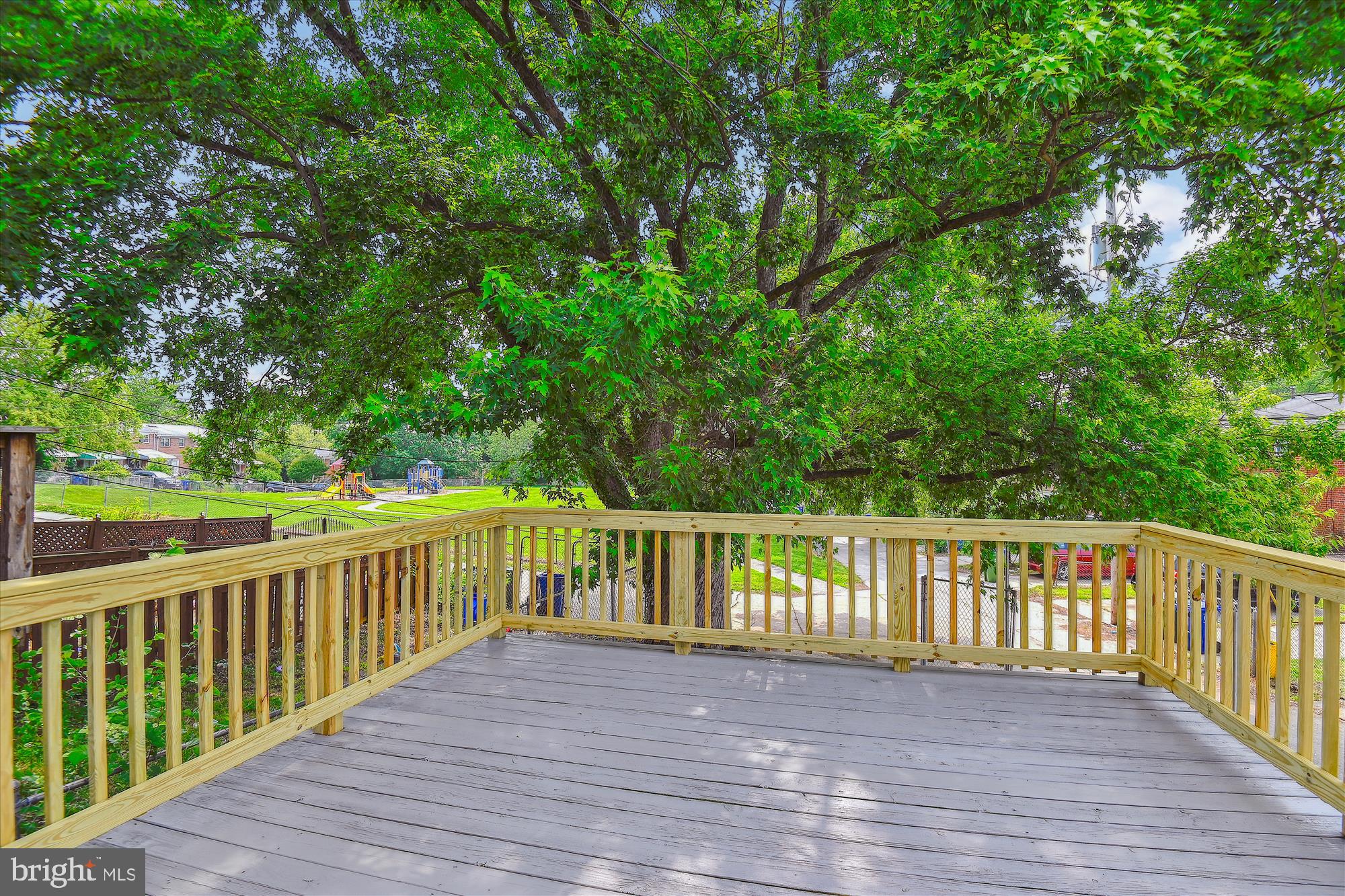 631 Markham Road Baltimore, MD 21229 - Photo 32 of 40 Deck