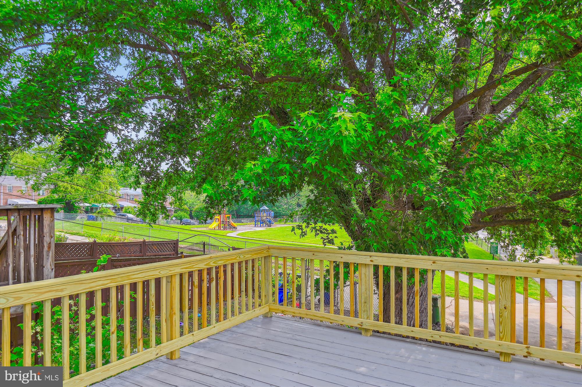 631 Markham Road Baltimore, MD 21229 - Photo 33 of 40 Deck