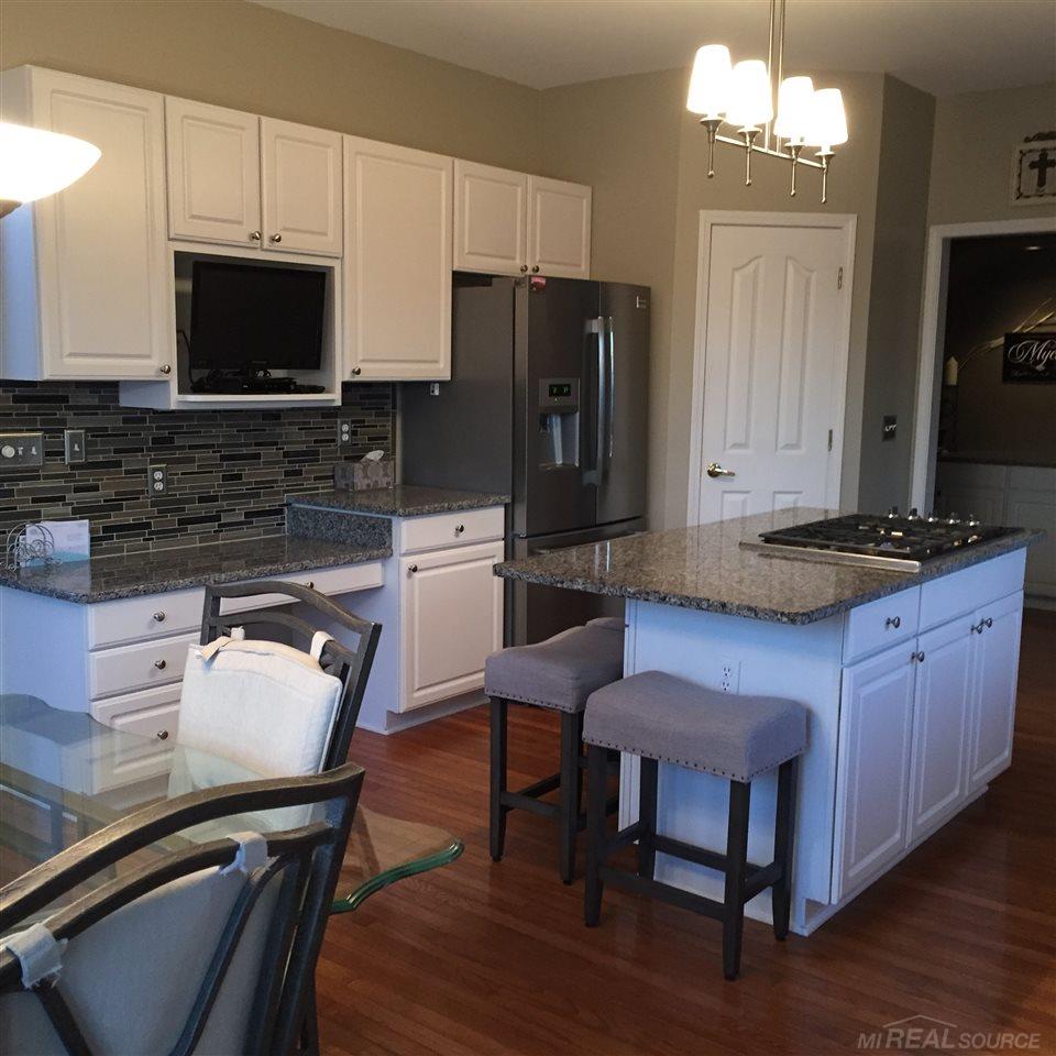 4605 Deer Springs Court Rochester, MI 48306 - Photo 8 of 14