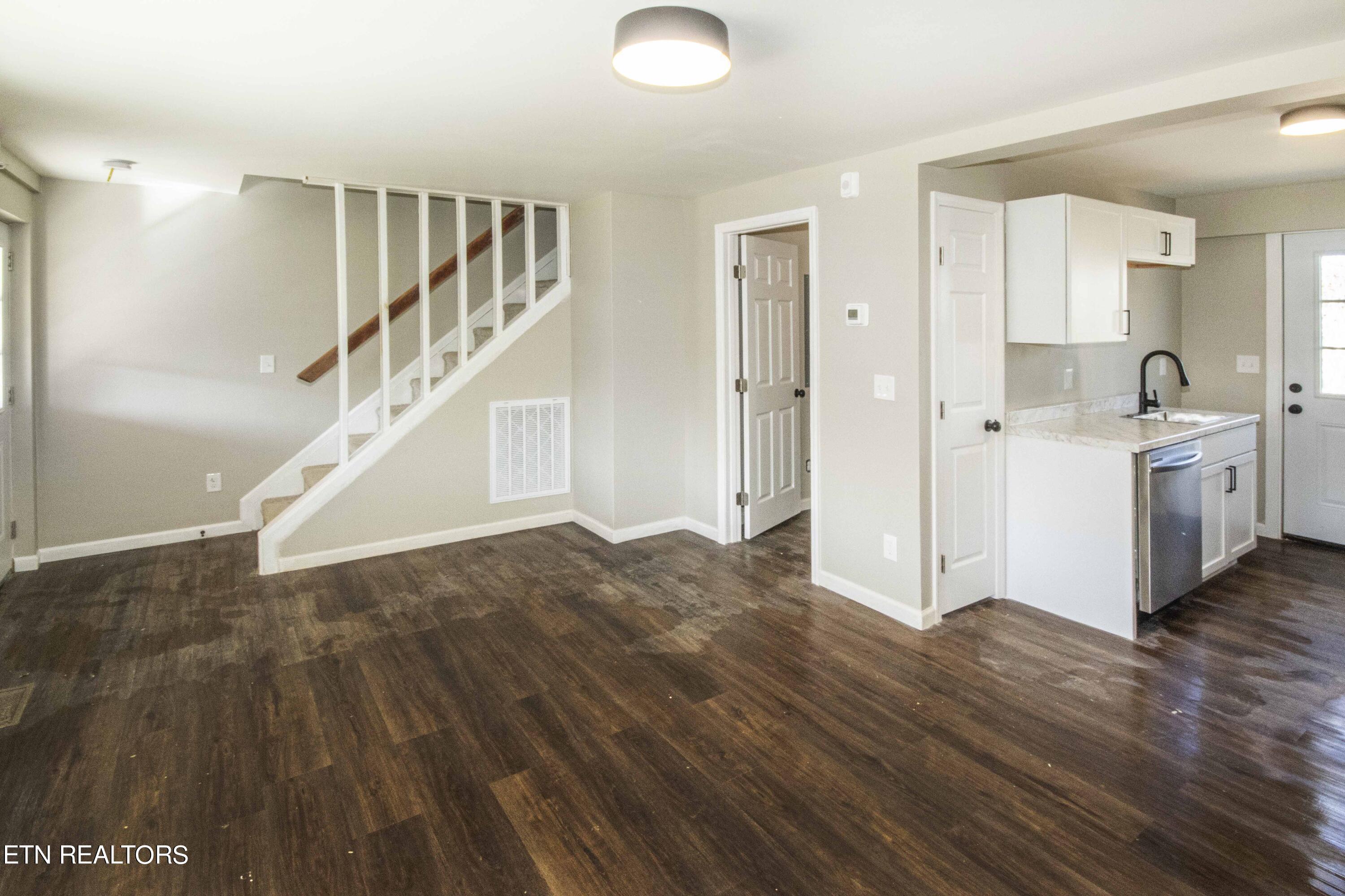 108 Viking Road Oak Ridge, TN 37830 - Photo 27 of 49 2 BED UNIT