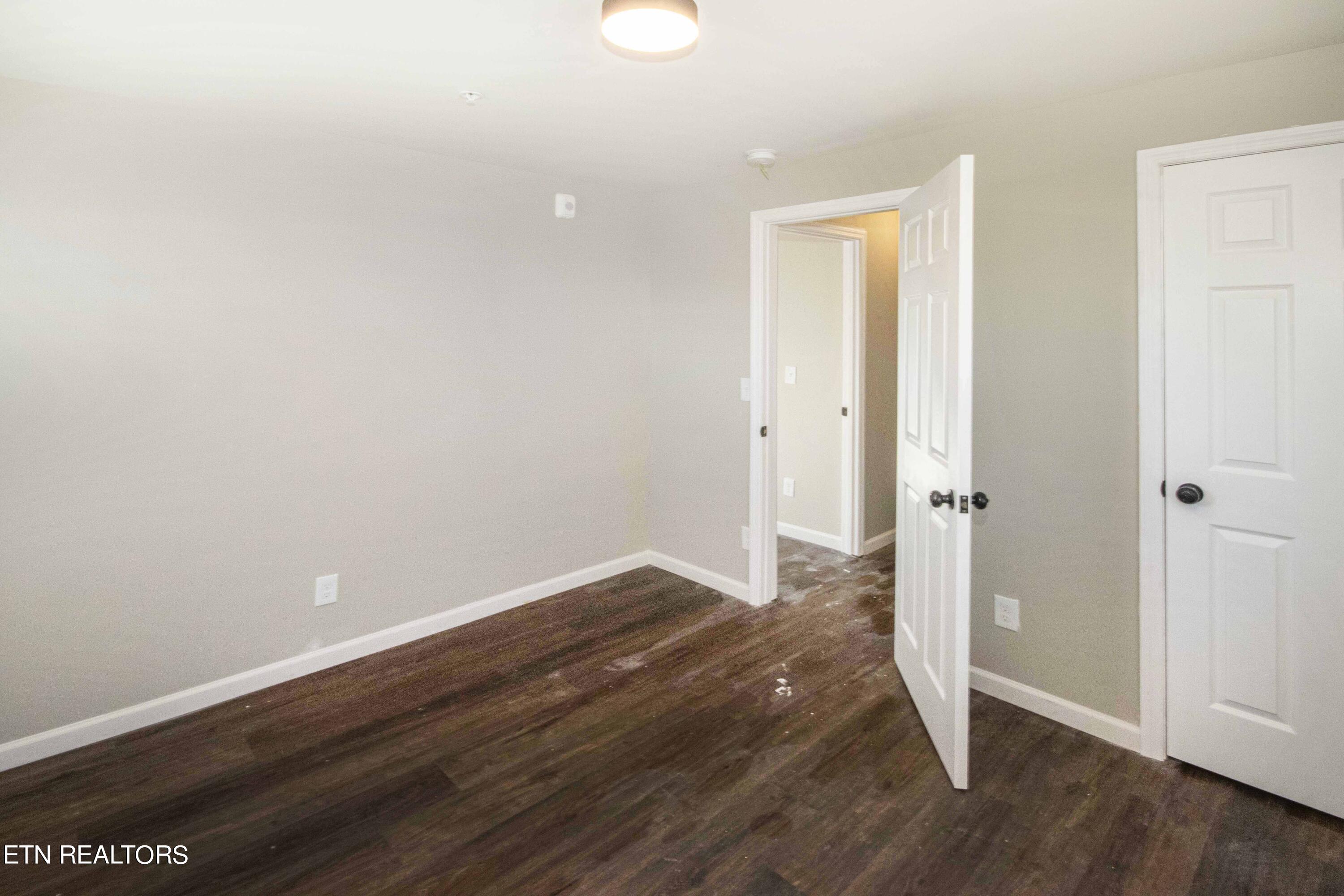 108 Viking Road Oak Ridge, TN 37830 - Photo 33 of 49 2 BED BEDROOM 1