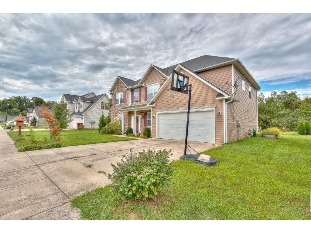 740 Candor Road Johnson City, TN 37615 - Photo 3 of 36 Photo 3