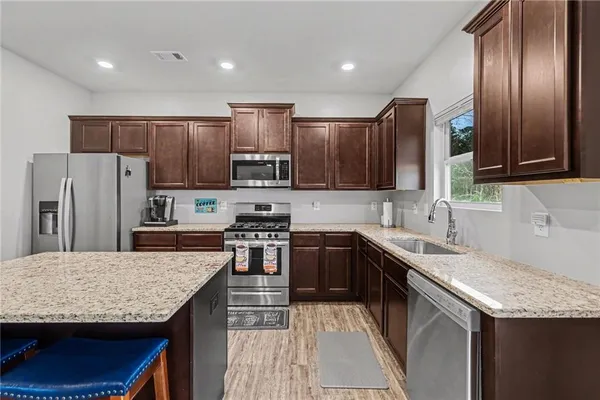 $379,900 | 701 Cherokee Rose, Bremen, GA 30110