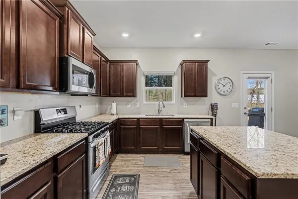 $379,900 | 701 Cherokee Rose, Bremen, GA 30110