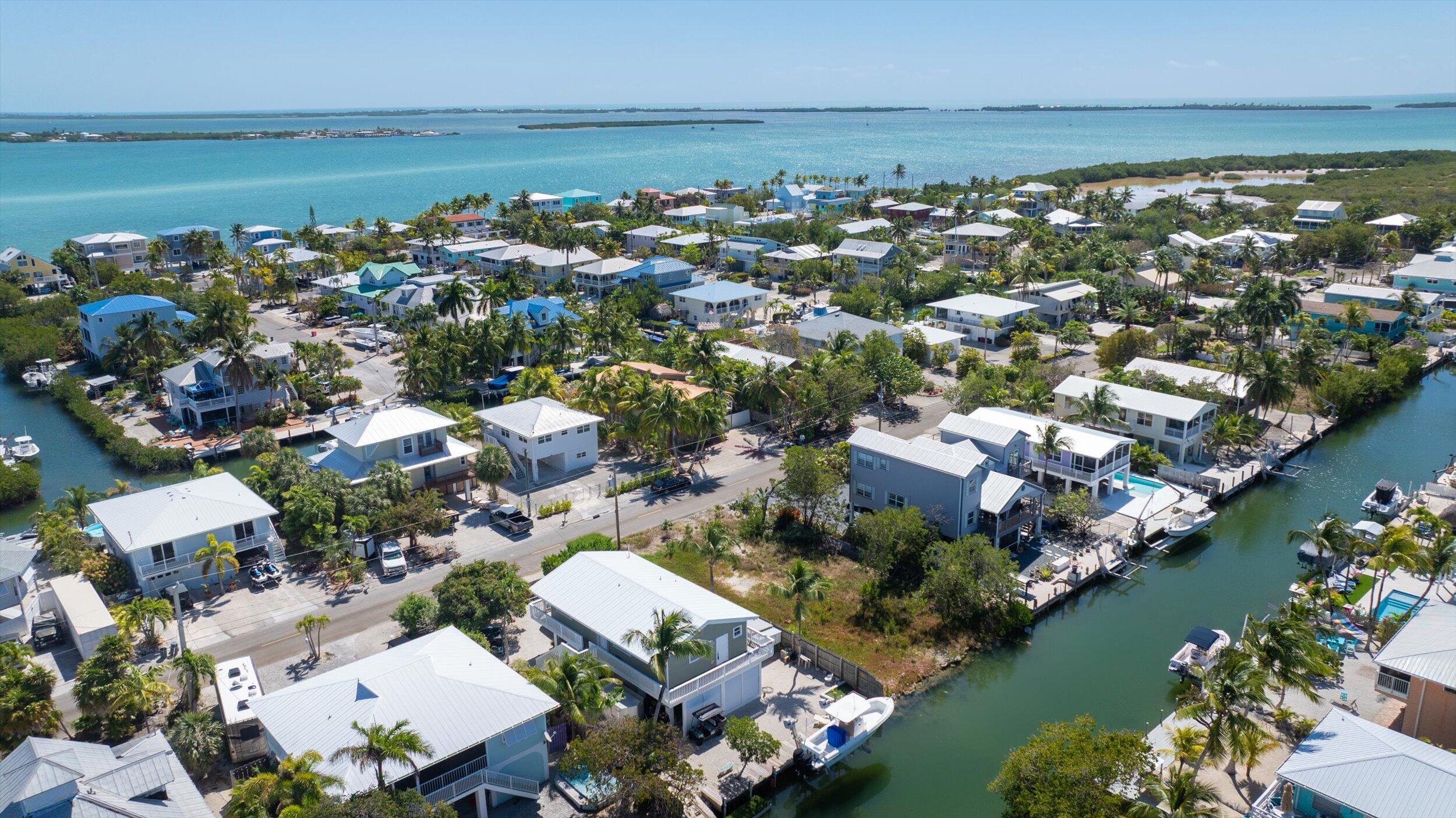 662 Blackbeard Road Summerland Key, FL 33042 - Photo 22 of 32 an aerial view of multiple house