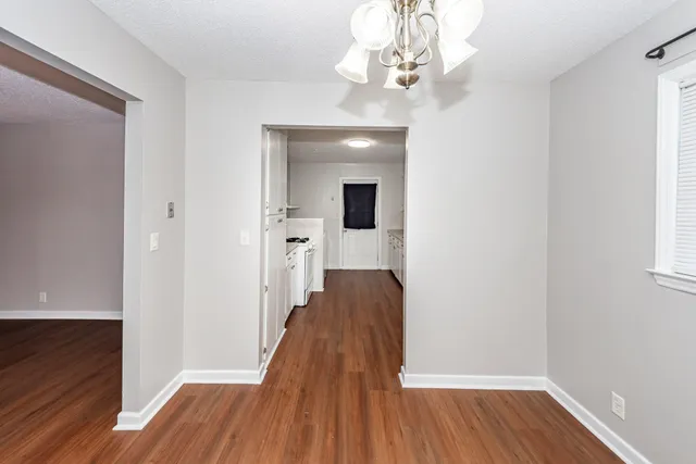 $2,300 | 1520 North Avalon Circle, Charleston, SC 29407