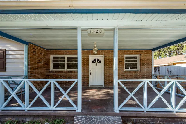 $2,300 | 1520 North Avalon Circle, Charleston, SC 29407