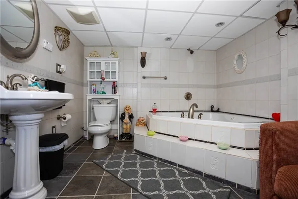 $979,000 | 546 Lonsdale Avenue, Central Falls, RI 02863