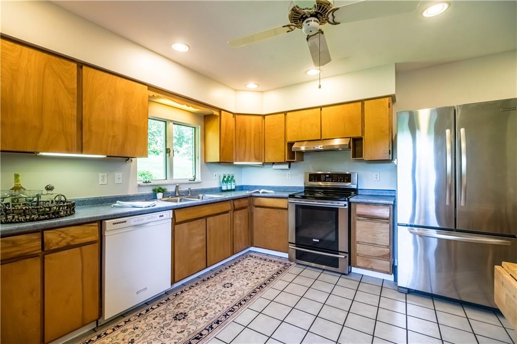 130 Highpoint Road Sewickley, PA 15143 - Photo 11 of 24 Gallery Image 11