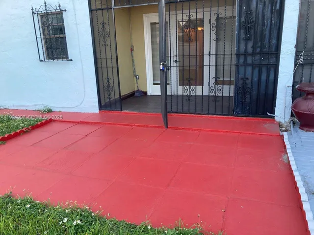 a view of a small gate