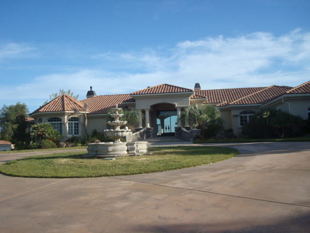 2255 Rio Robles Drive Red Bluff, CA 96080 - Photo 1 of 1 front