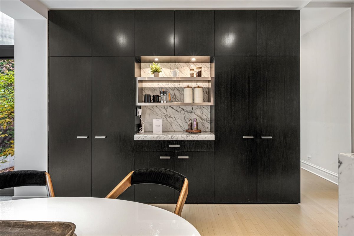 2209 North Seminary Avenue Chicago, IL 60614 - Photo 17 of 44