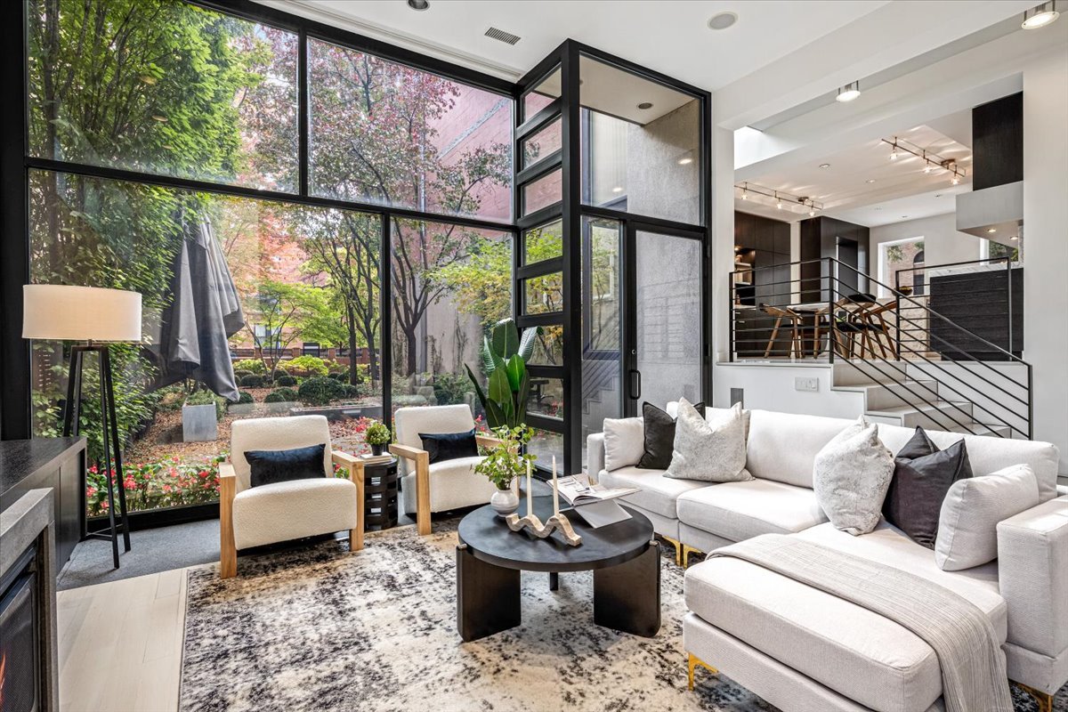 2209 North Seminary Avenue Chicago, IL 60614 - Photo 24 of 44