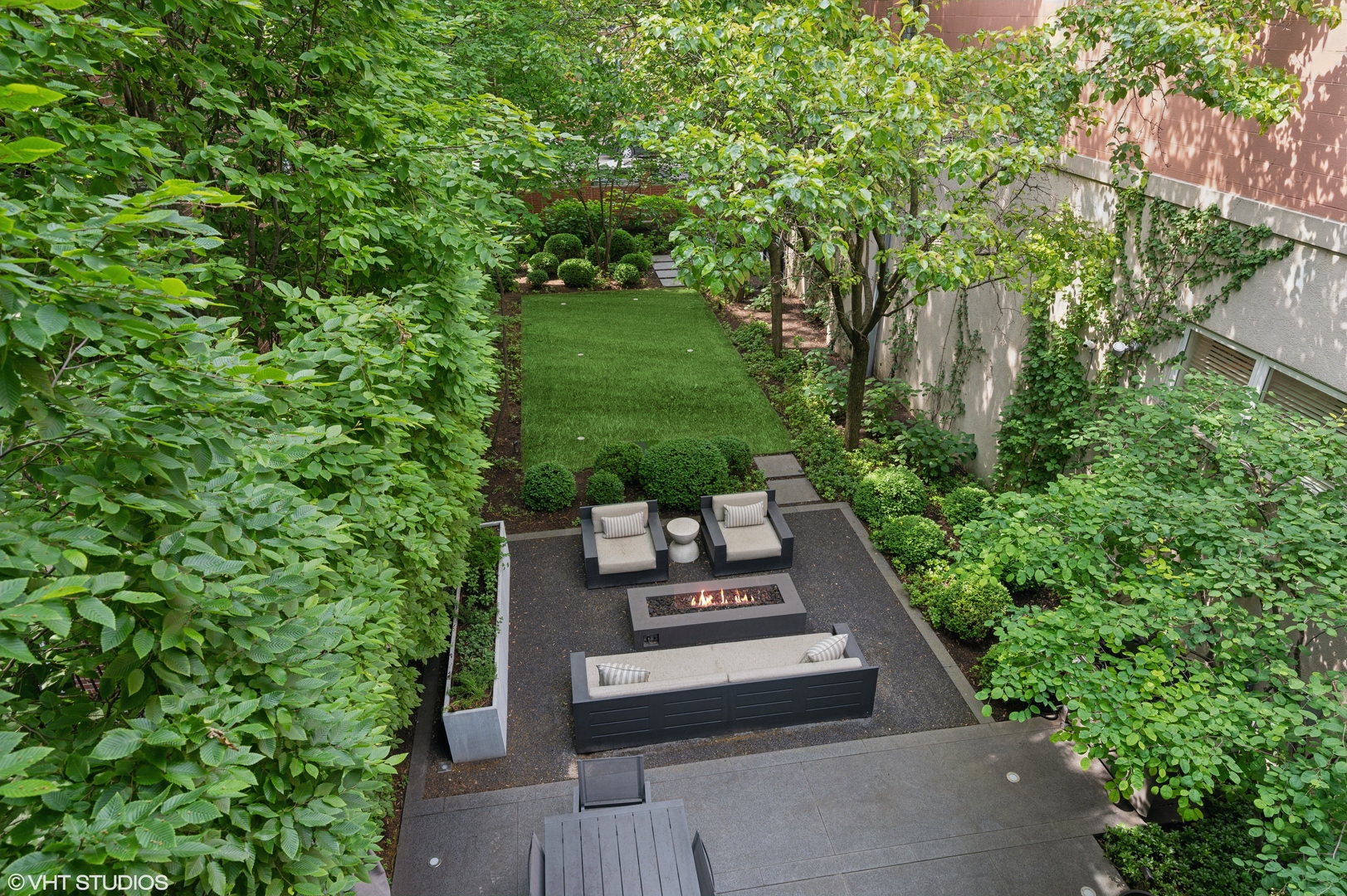 2209 North Seminary Avenue Chicago, IL 60614 - Photo 3 of 44