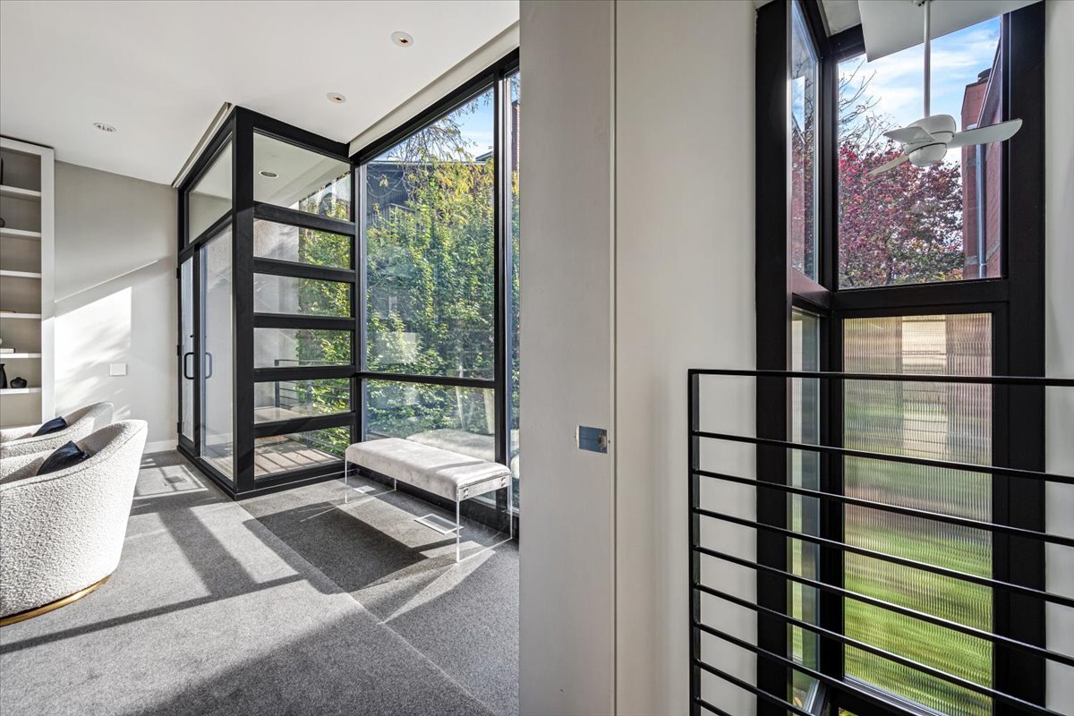 2209 North Seminary Avenue Chicago, IL 60614 - Photo 33 of 44