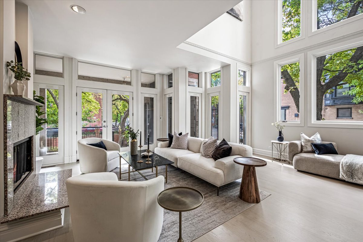 2209 North Seminary Avenue Chicago, IL 60614 - Photo 6 of 44