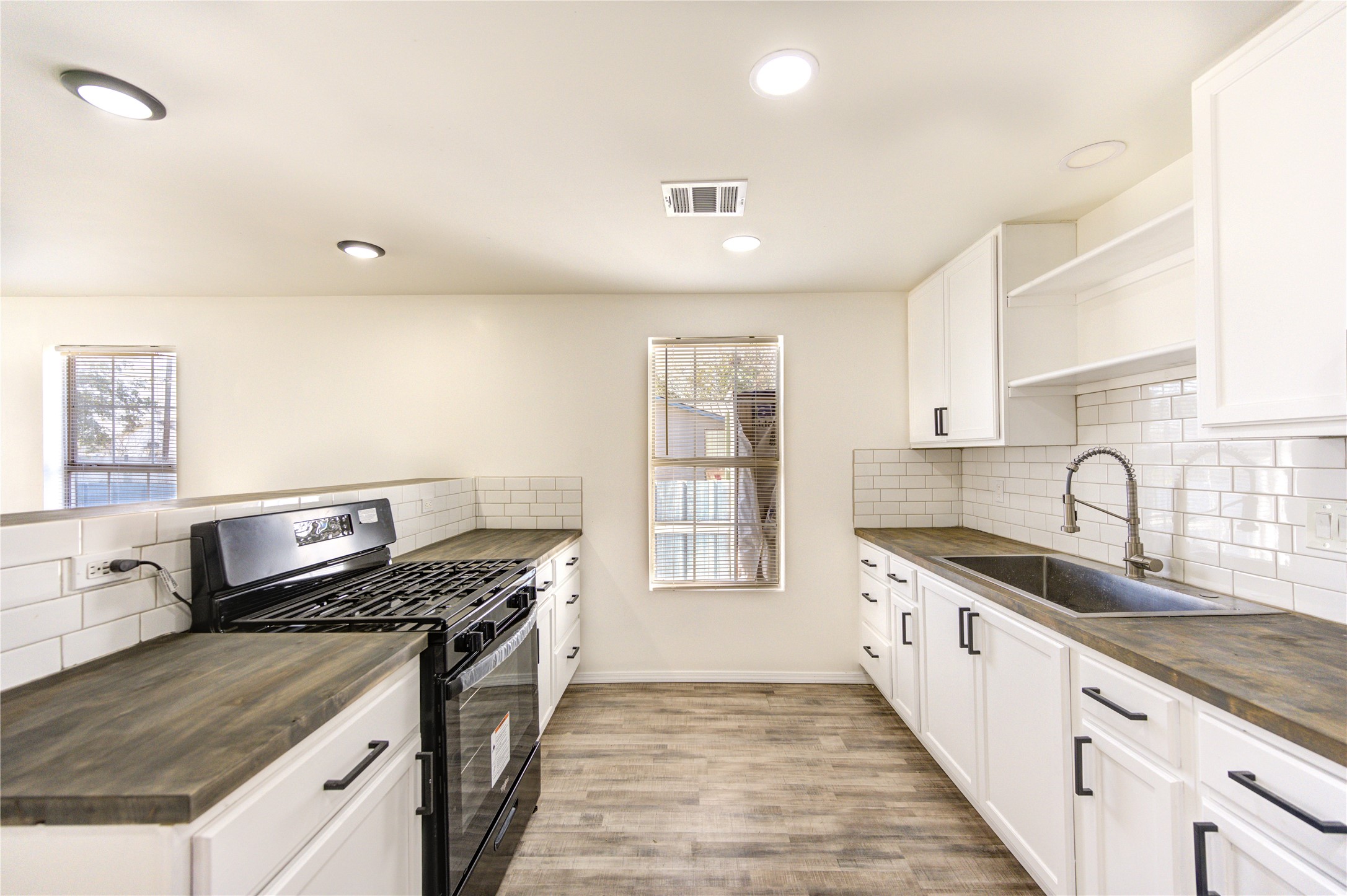 7811 St Louis Street Houston, TX 77028 - Photo 18 of 41