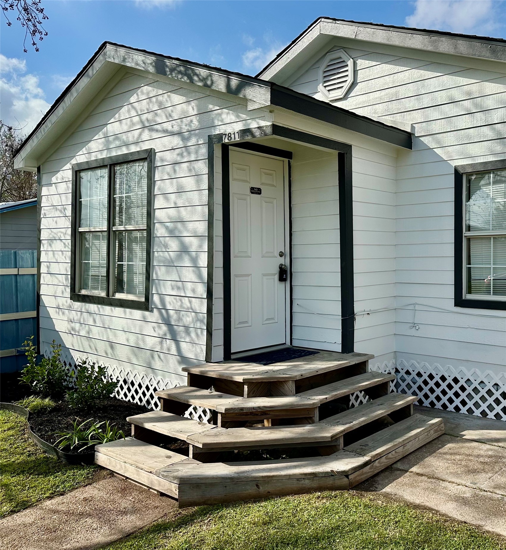 7811 St Louis Street Houston, TX 77028 - Photo 2 of 41