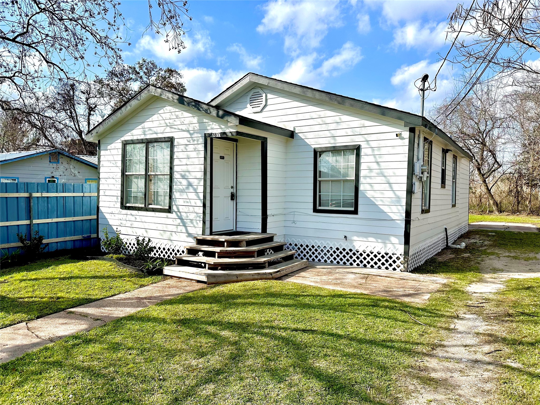 7811 St Louis Street Houston, TX 77028 - Photo 3 of 41