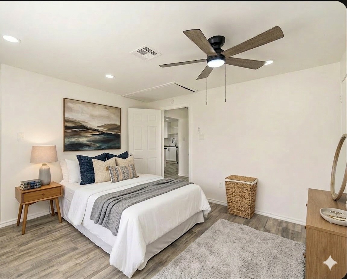 7811 St Louis Street Houston, TX 77028 - Photo 7 of 41 Bedroom 2 - virtually staged