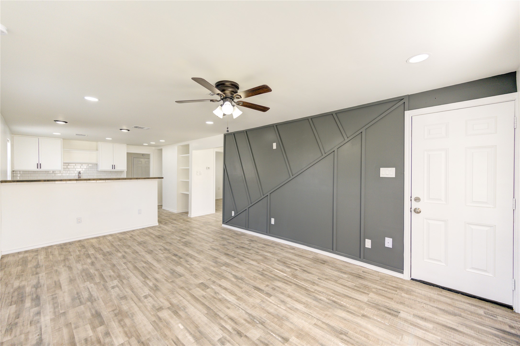 7811 St Louis Street Houston, TX 77028 - Photo 10 of 41