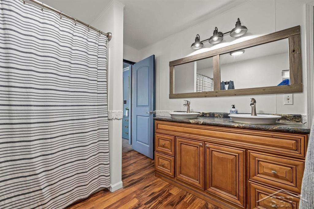2121 4th Street Bay City, MI 48708 - Photo 14 of 27 50177214-49aba9f2-83a4-4a56-9684-92978662422b.JPG
