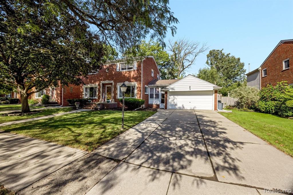 1822 Prestwick Road Grosse Pointe Woods, MI 48236 - Photo 1 of 35