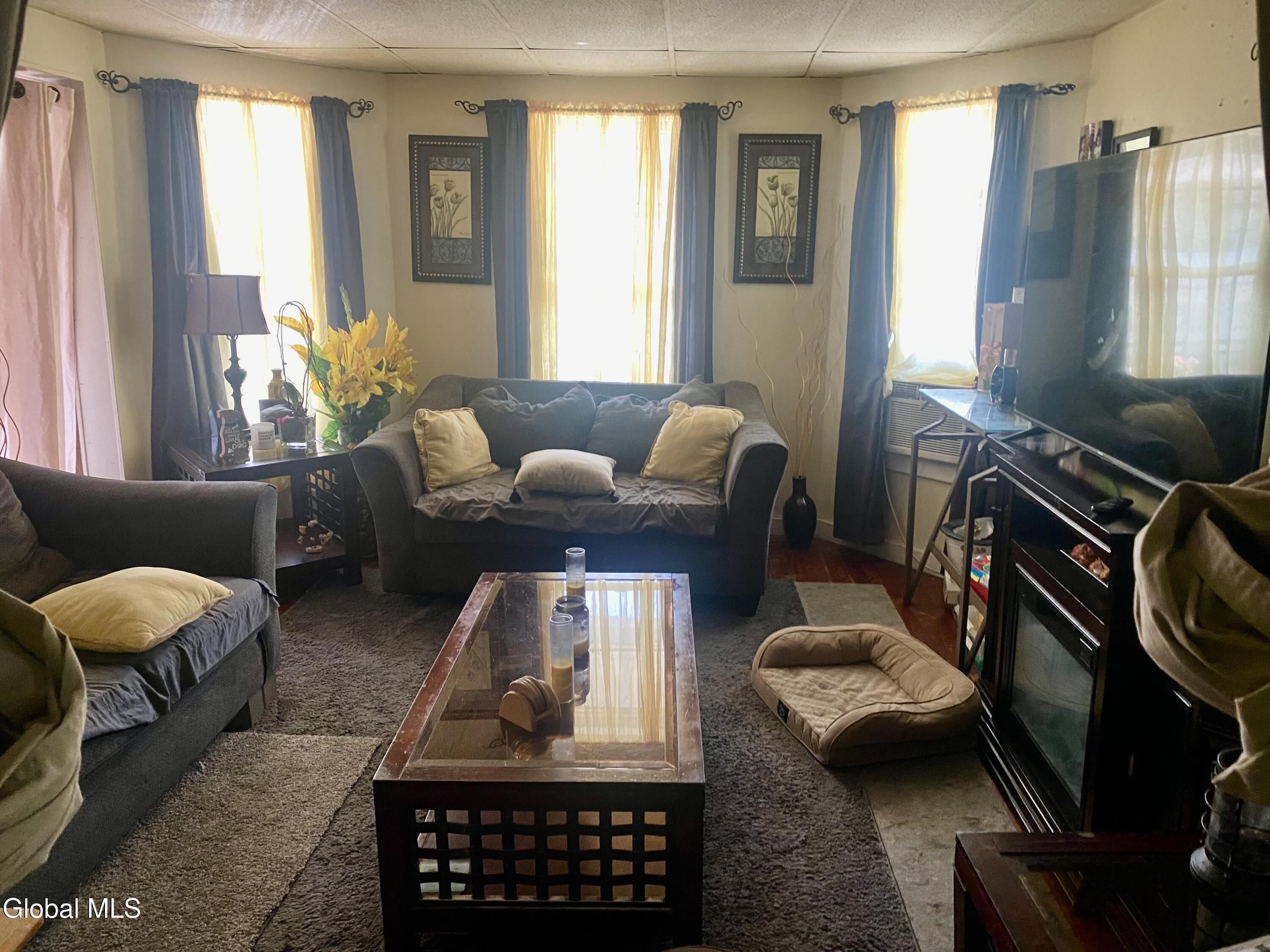 79 Robinson Street Schenectady, NY 12304 - Photo 6 of 8 6R