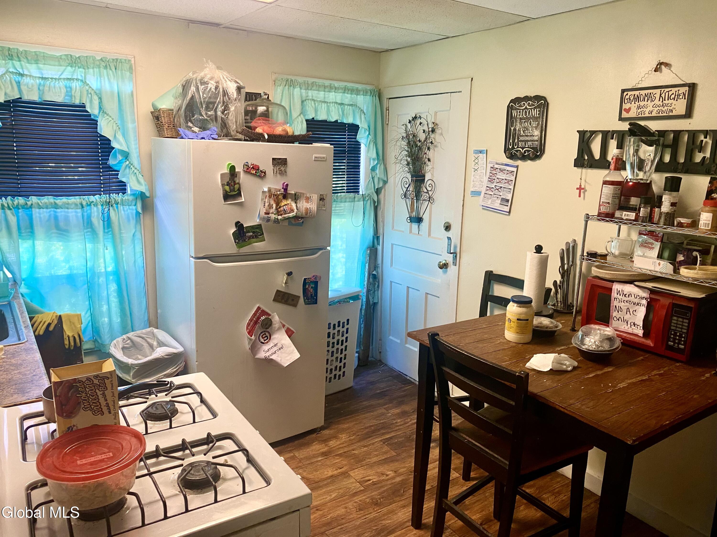 79 Robinson Street Schenectady, NY 12304 - Photo 7 of 8 7R